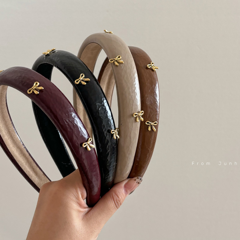 Retro lederen sfeer gouden str - Leatherwork Pony recensie en prijs