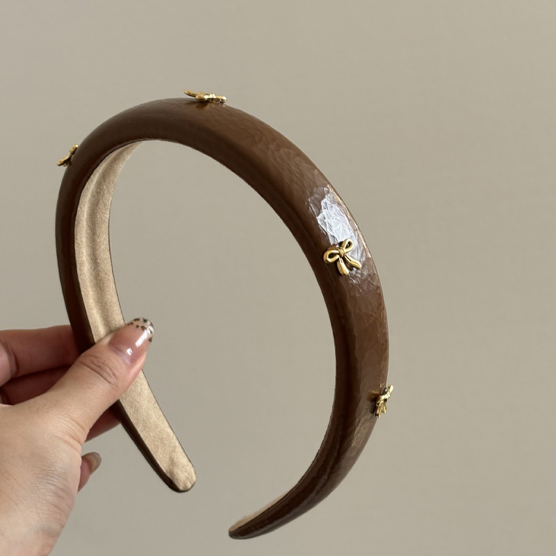 Retro lederen sfeer gouden str - Leatherwork Pony recensie en prijs