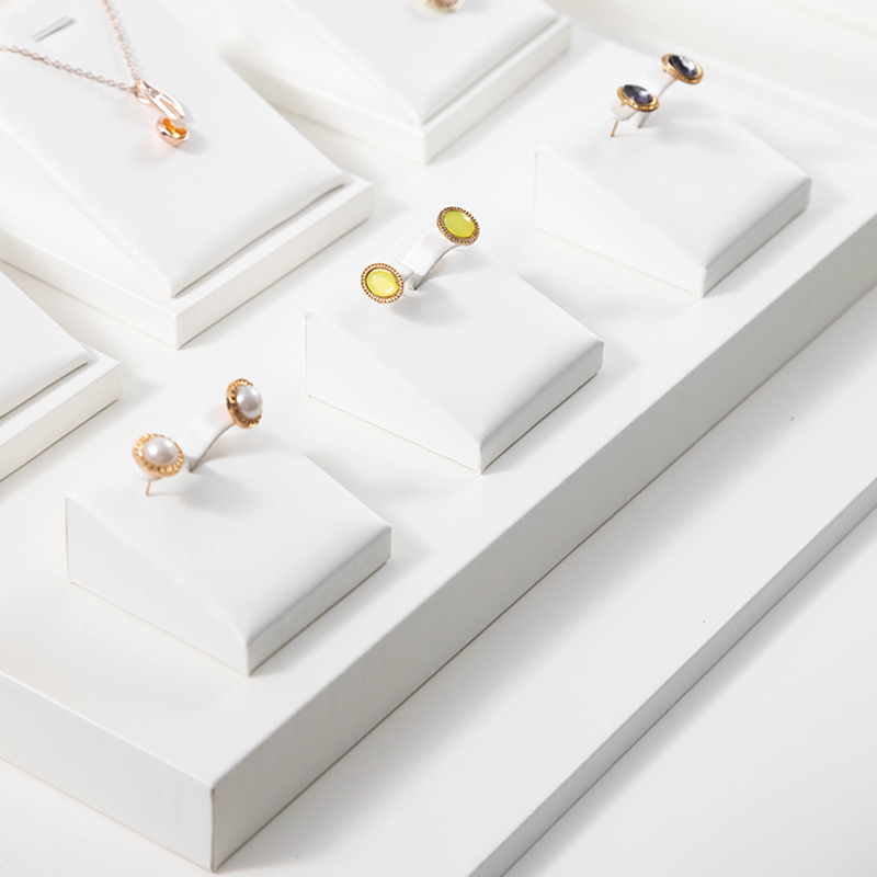 Oorbelhouder Oorstekers Sierad - Leatherwork Rings recensie en prijs